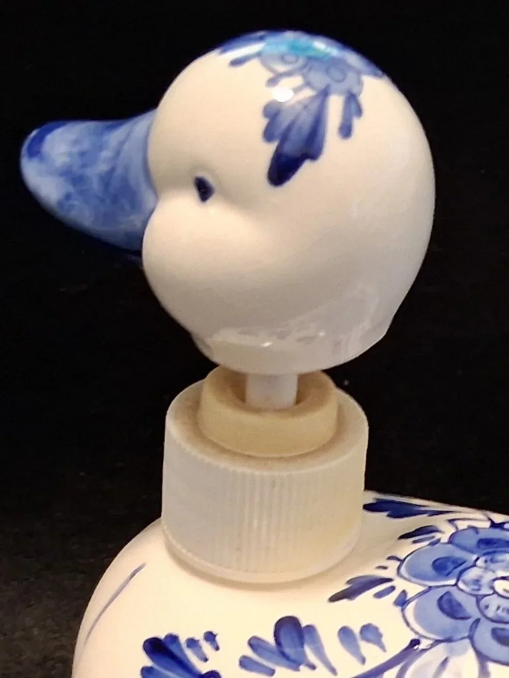Vintage 60s Hand Painted Delft Porcelain Blue & White Duck Soap Dispenser w/Pump - Picture 7 of 11